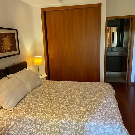 Апартаменты Luxurious 2-bedroom In Luz, Portugal With Shared Pool Praia Da Luz