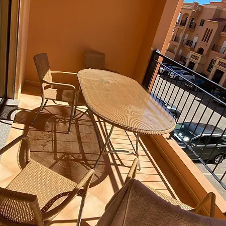 Apartamento Luxurious 2-bedroom In Luz, Portugal With Shared Pool *
